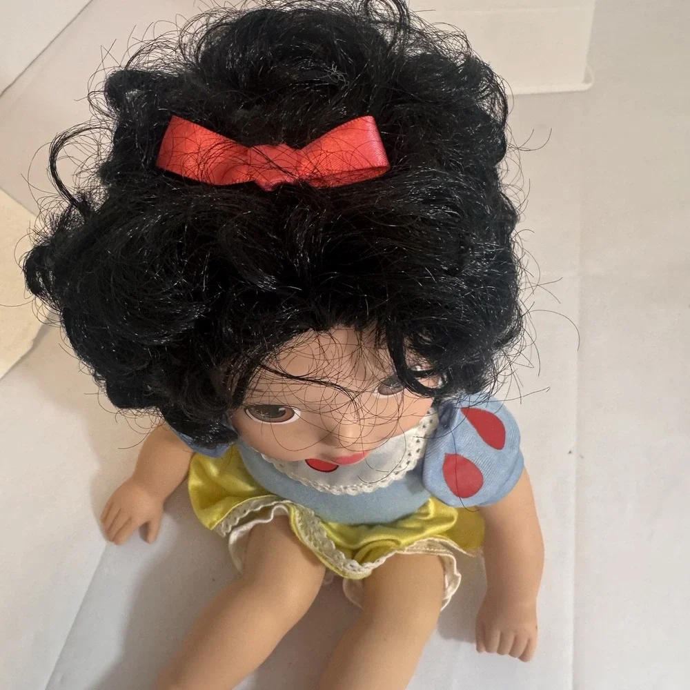 DISNEY ROYAL GIGGLES SNOW WHITE DOLL 2009 Mattel R9650 TESTED WORKS Great 13